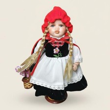 Puppe mit Schmollmund